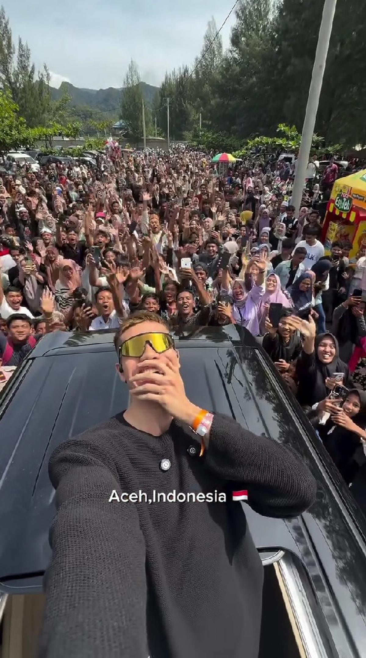 Potret Event Makan Bareng Aisar Khaled di Aceh, Disambut Meriah Bak Presiden Datang