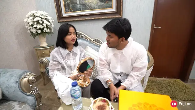 Thariq Halilintar Temani Fuji Operasi Gigi