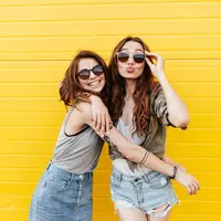 Ilustrasi pertemanan/copyright shutterstock/Dean Drobot