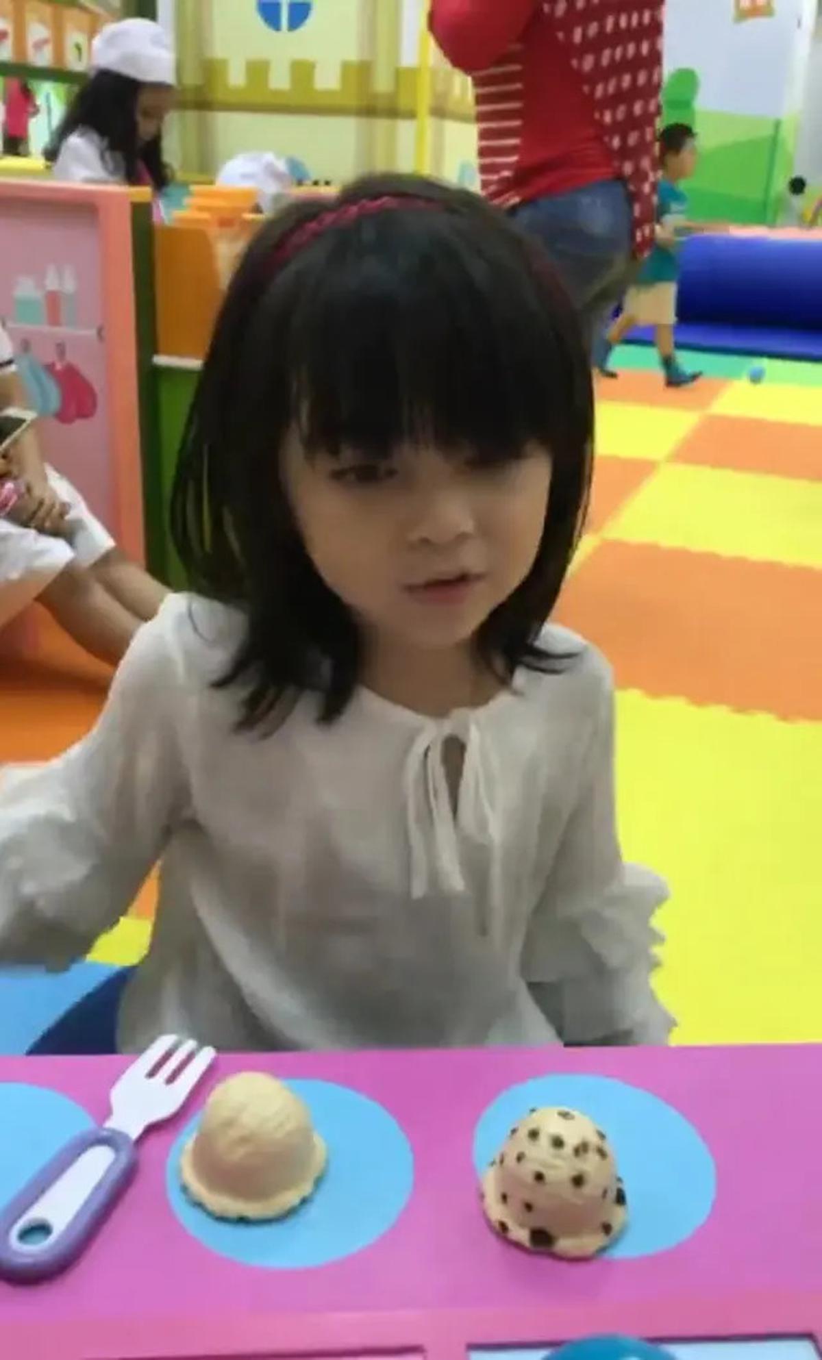 8 Potret Masa Kecil Sienna Anak Marshanda yang Imut dan Cantik