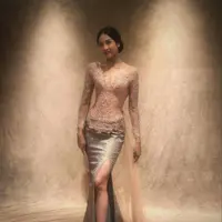 Potret Anya Geraldine dalam Balutan Kebaya