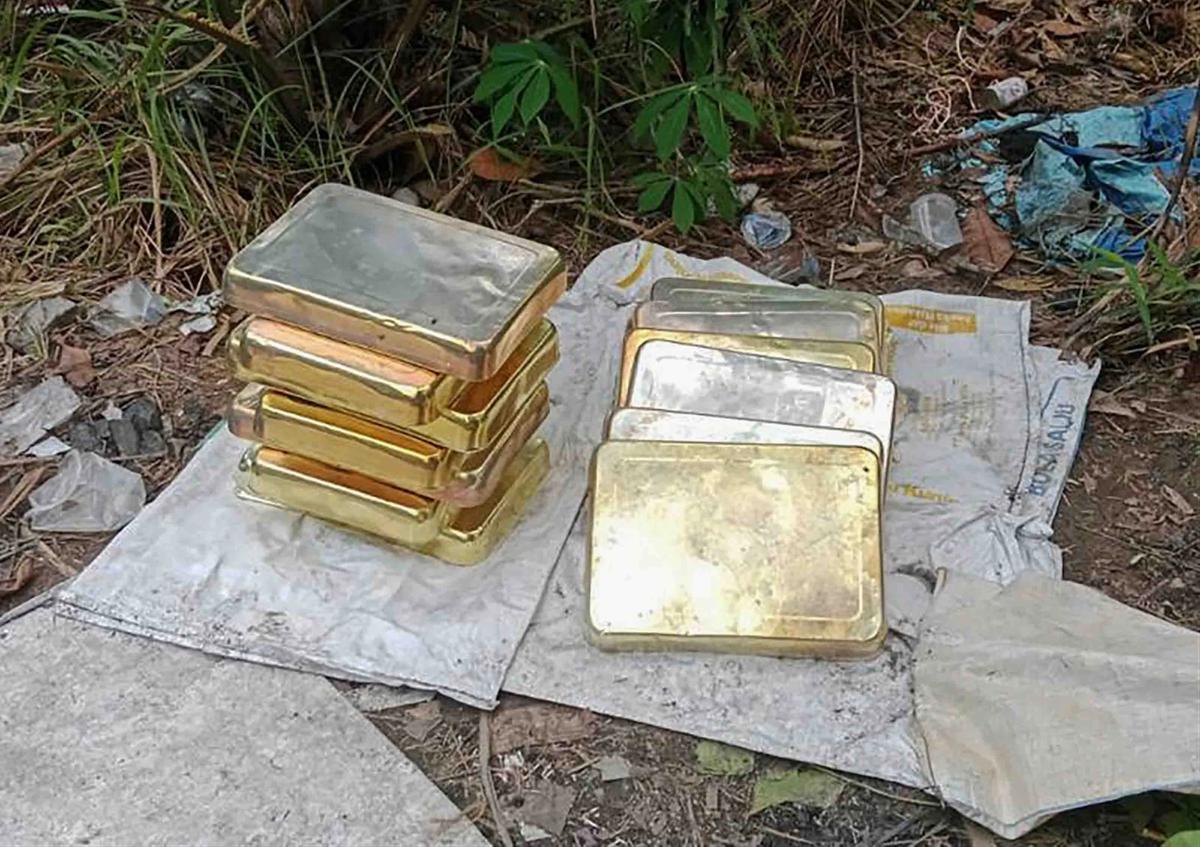 FOTO: Penggerebekan  Peleburan Timah Ilegal di Bangka