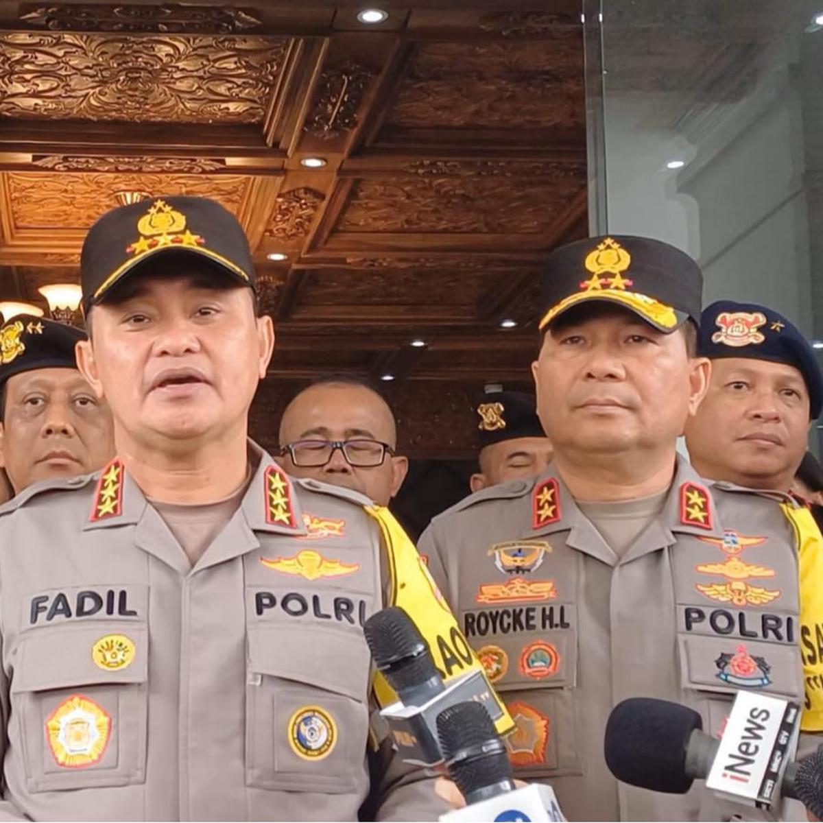 Kepala Operasi (Kaops) Mantap Brata Komisaris Jendral (Komjen) Pol Fadil Imran, Wakil Kepala Operasi (Wakaops) Komjen Pol Imam Widodo dan sejumlah Jenderal Polri datangi Kantor KPU Pusat . (Merdeka.com/Rahmat Baihaqi)