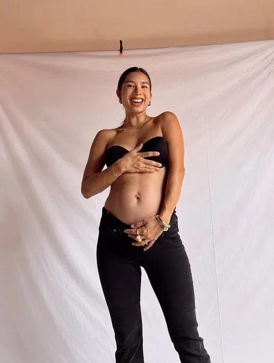 <p>[Instagram/jenniferbachdim]</p>