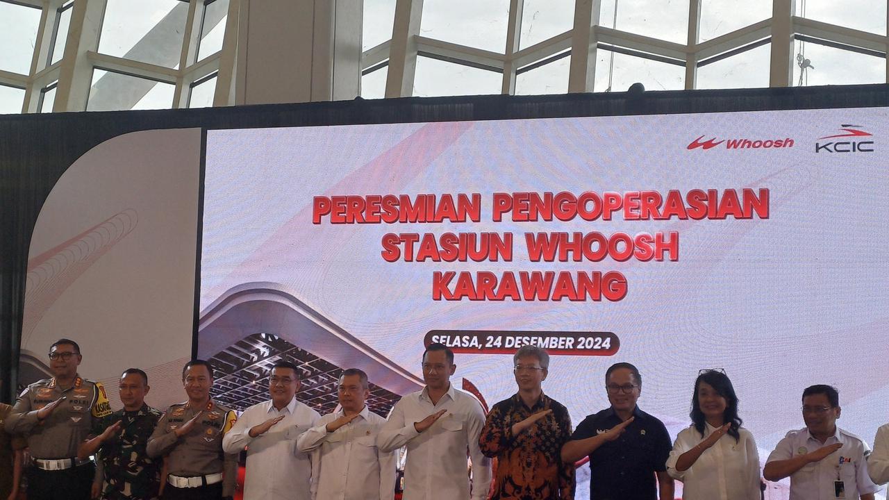 Peresmian stasiun kereta cepat Whoosh di Karawang