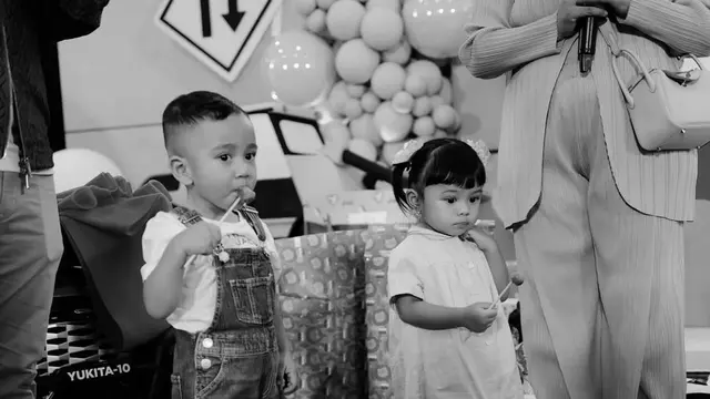 Potret Ameena dan Cipung (Instagram/@attahalilintar)