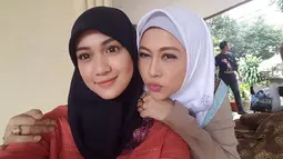 Tak hanya totalitas dalam berakting, wanita kelahiran 29 Februari 1996 ini juga mengubah penampilannya dalam berperan. Seperti saat membintangi sebuah sinetron di salah satu acara televisi, Dea Annisa tampil cantik dengan berhijab. (Liputan6.com/IG/deaaannisa)