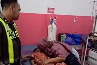 Aksi Heroik Polisi di Cianjur Tembus Macet Arus Balik Demi Selamatkan Balita Kejang. (istimewa)