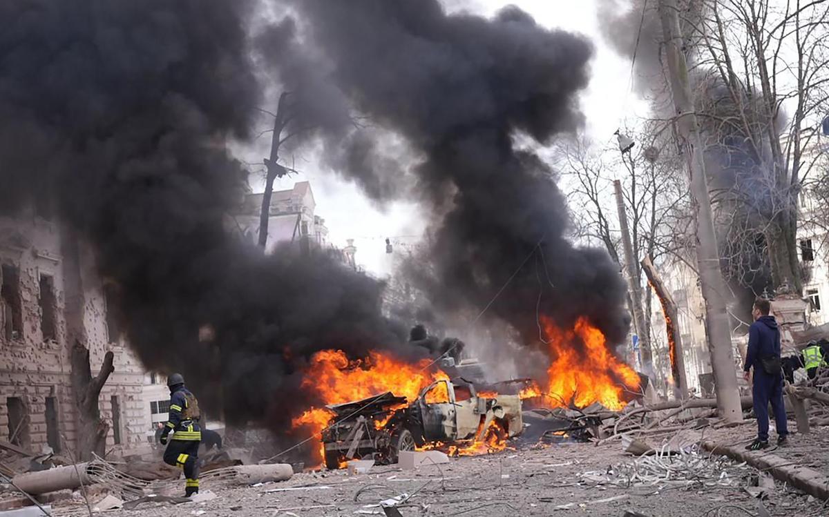 FOTO: Lebih dari 30 Orang Tewas Akibat Serangan Rudal Rusia di Kota Sumy, Ukraina