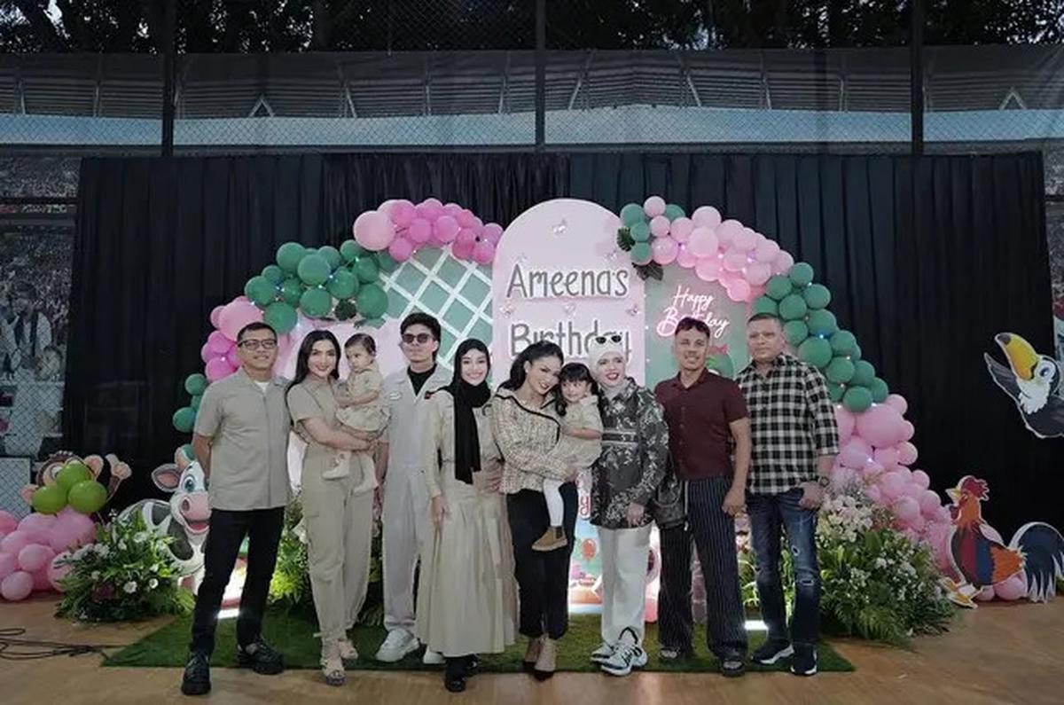 6 Momen Ultah Ameena ke-3 Tahun, Undang Anak Panti Asuhan hingga Kumpul Keluarga