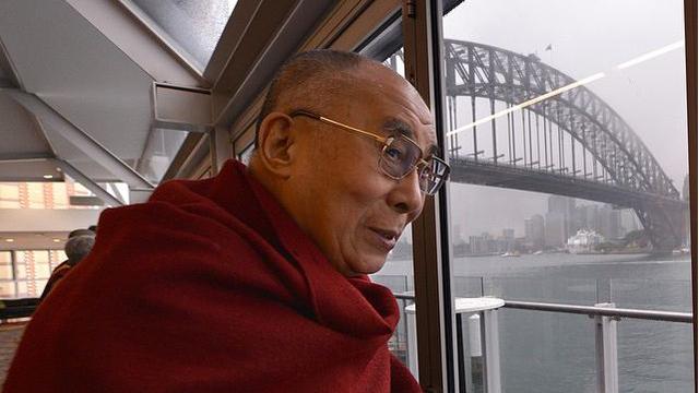 [Bintang] 10 Fakta Dalai Lama yang Perlu Kamu Ketahui