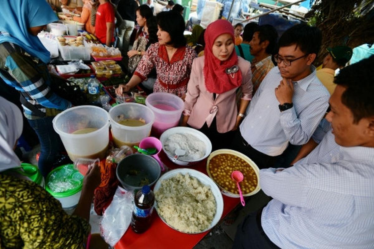 Berburu kuliner Ramadan di pasar takjil Benhil