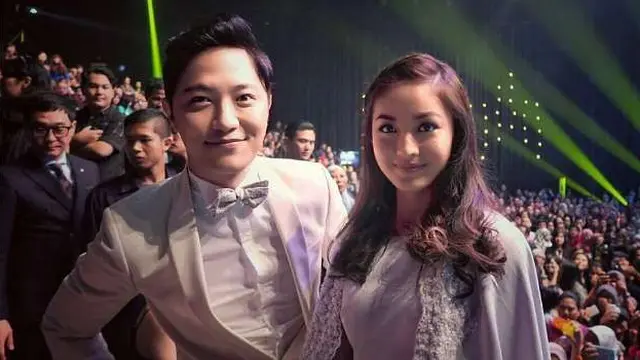 Natasha Wilona dan artis Korea Jin Goo di Indonesian Television Awards 2016. (Instagram @natashawilona12)