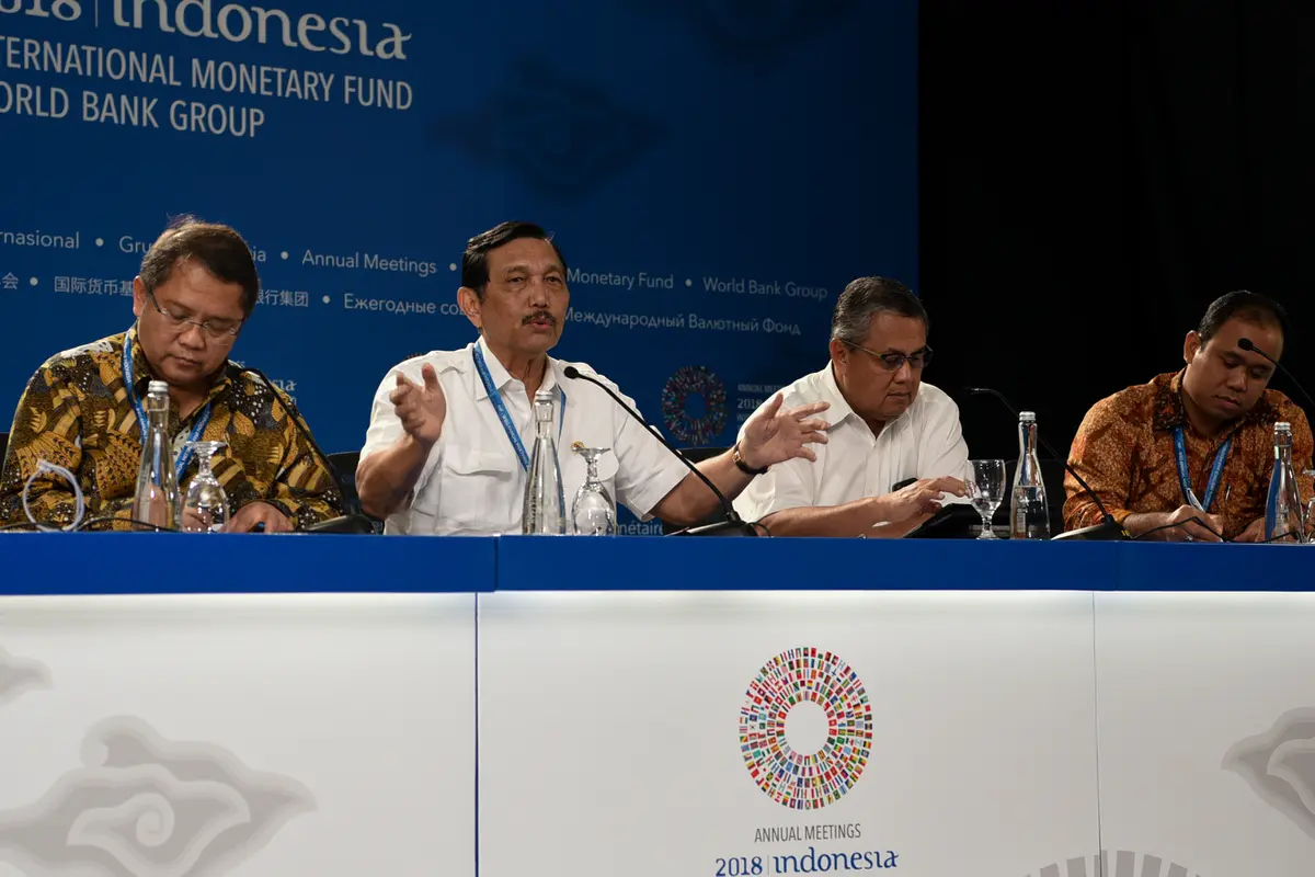 Luhut Binsar Panjaitan dan Rudiantara pada rangkaian Pertemuan Tahunan IMF-Bank Dunia 2018 di Bali