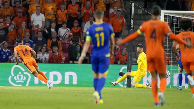Foto: Aksi Tijjani Reijnders saat Membawa Belanda Taklukkan Bosnia di UEFA Nations League, Sumbang 1 Gol