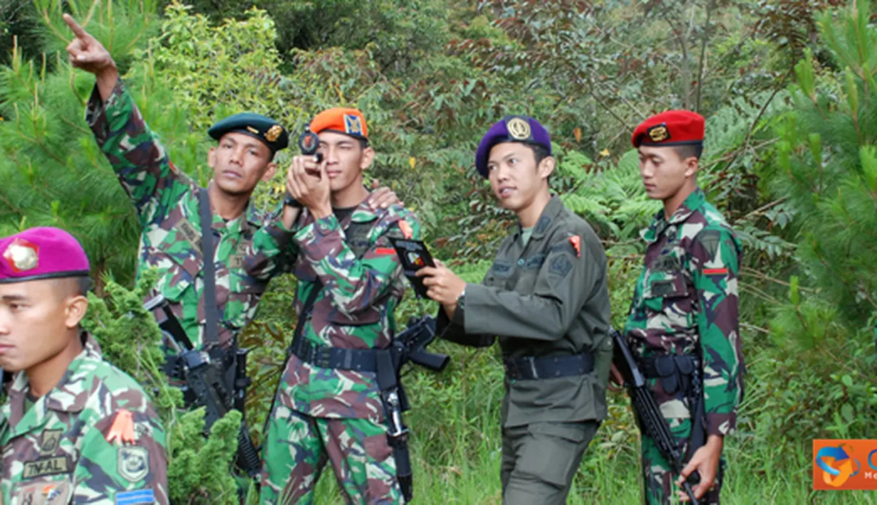 Citizen6, Situlembang: Prajurit TNI dari 3 matra (TNI AD, TNI AL dan TNI AU) itu berkumpul dalam rangka mengikuti latihan bersama yang akan dilaksanakan di wilayah Kalimantan Barat hingga Kalimantan Timur. (Pengirim: Badarudin Bakri)