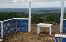 Wisata Memanjakan Mata di Puncak Tunden Nui dan Majukan UMKM di Desa Brewe