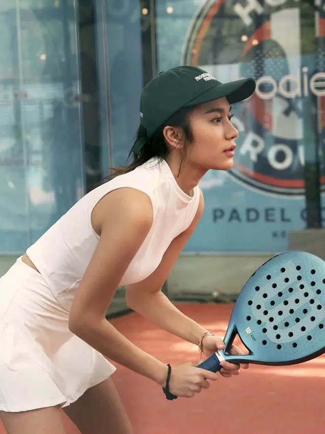 Ramai Diduga Hamil Anak Pertama, Azizah Salsha Istri Pratama Arhan Enerjik Main Tenis (instagram/arhanazizah.official)