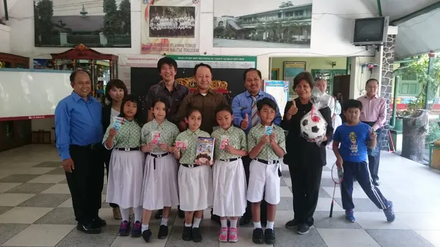 SD Barack Obama jadi tempat pembagian komik Jepang