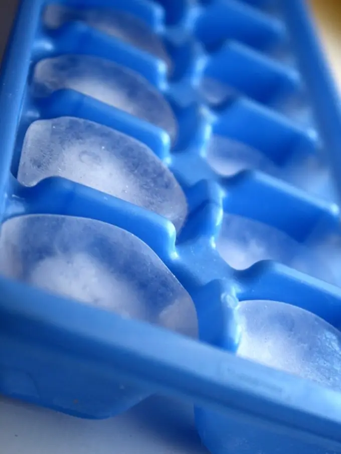 8 Menu Minuman yang Bisa Dibuat Pakai Cetakan Es Batu