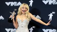 Sabrina Carpenter saat hadir di MTV Video Music Awards (VMA) 2024. (Dok:&nbsp;AFP/Dimitrios Kambouris)