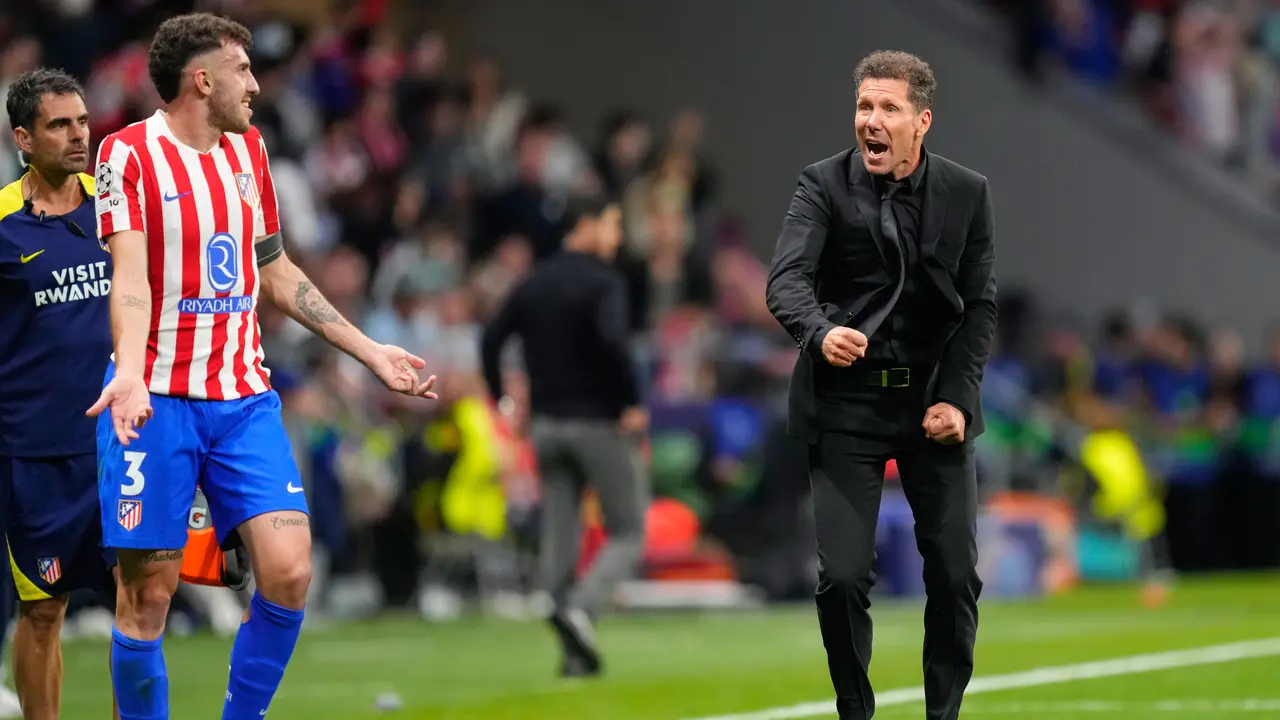 Diego Simeone memberikan instruksi pada skuad Atletico Madrid di laga melawan Arsenal di leg pertama semifinal Liga Champions 2025/2026 di Riyadh Air Metropolitano, Kamis (30/04/2026).