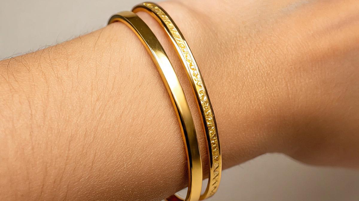 9 Rekomendasi Gelang 8 Gram Emas 24 Karat Model Bangle untuk Penampilan Elegan, Jadi Incaran di 2025