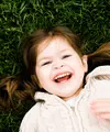 Ternyata orang yang bahagia termasuk anak juga akan terstimulasikan otaknya sehingga akan terus berupaya menjadi diri yang positif dan memanfaatkan kecerdasan untuk hal yang positif dan baik (Foto: Unsplash.com/Jose Ibarra)