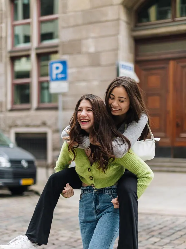 7 Potret Persahabatan Cassandra Lee dan Sephora Sievert Ini Kompak Banget