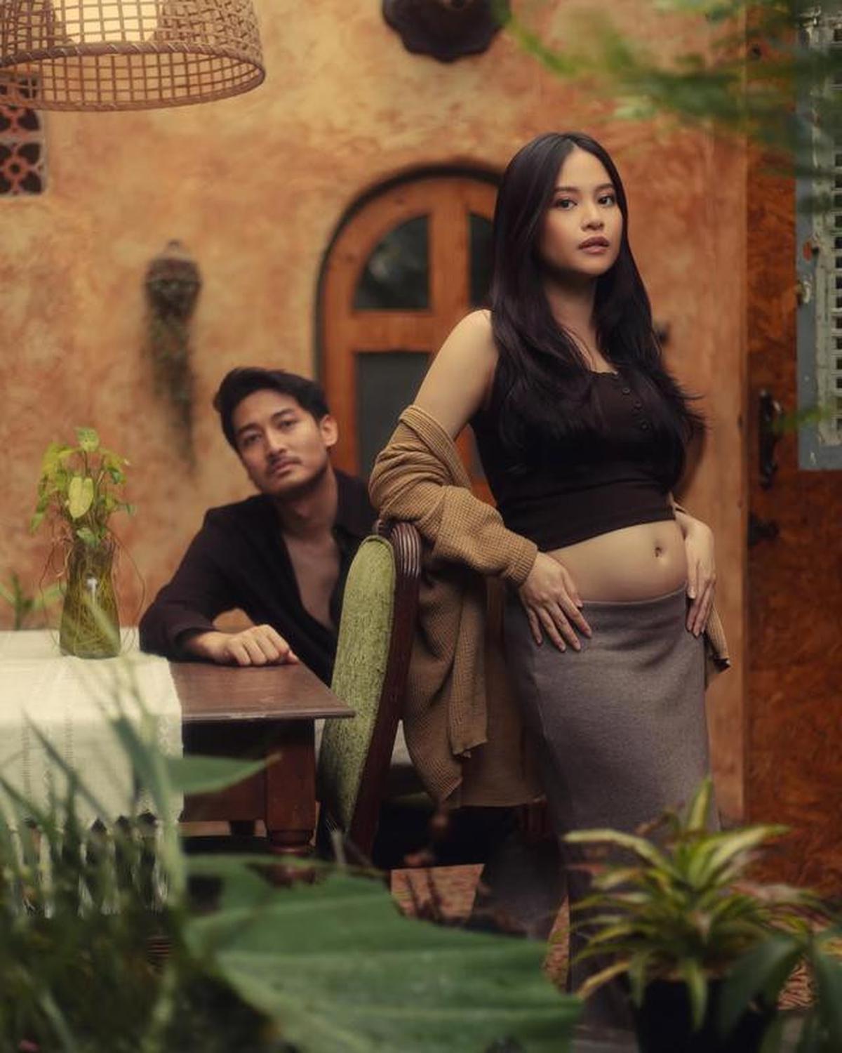 Hanggini Umumkan Kehamilan Pertama, Ini 6 Potret Maternity Pamer Baby Bump