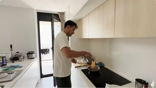 10 Potret Sudut Apartemen Anak Darius Sinathrya di Portugal, Minimalis dan Nyaman