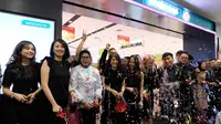 Dengan konsep ‘Generation‘ dan futuristik, PT Duta Intidaya Tbk (Watsons Indonesia) meresmikan gerai terbaru di Mal Senayan City lantai 2, Jumat (3/5/2019).