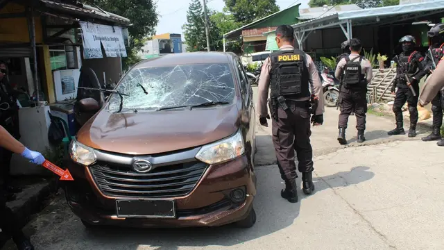 Mobil Polisi Dirusak dan Dirusak dan Dibakar Massa Saat Tangkap Ketua Ormas di Cimanggis Depok