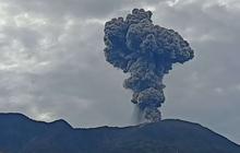 FOTO: Penampakan Gunung Marapi Erupsi Tiga Hari Berturut-turut, Kolom Abu Tertinggi Capai 1.500 Meter