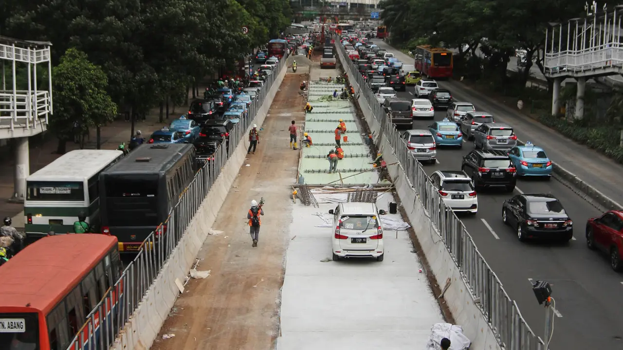 Penataan Jalan dan Trotoar Jalan Sudirman