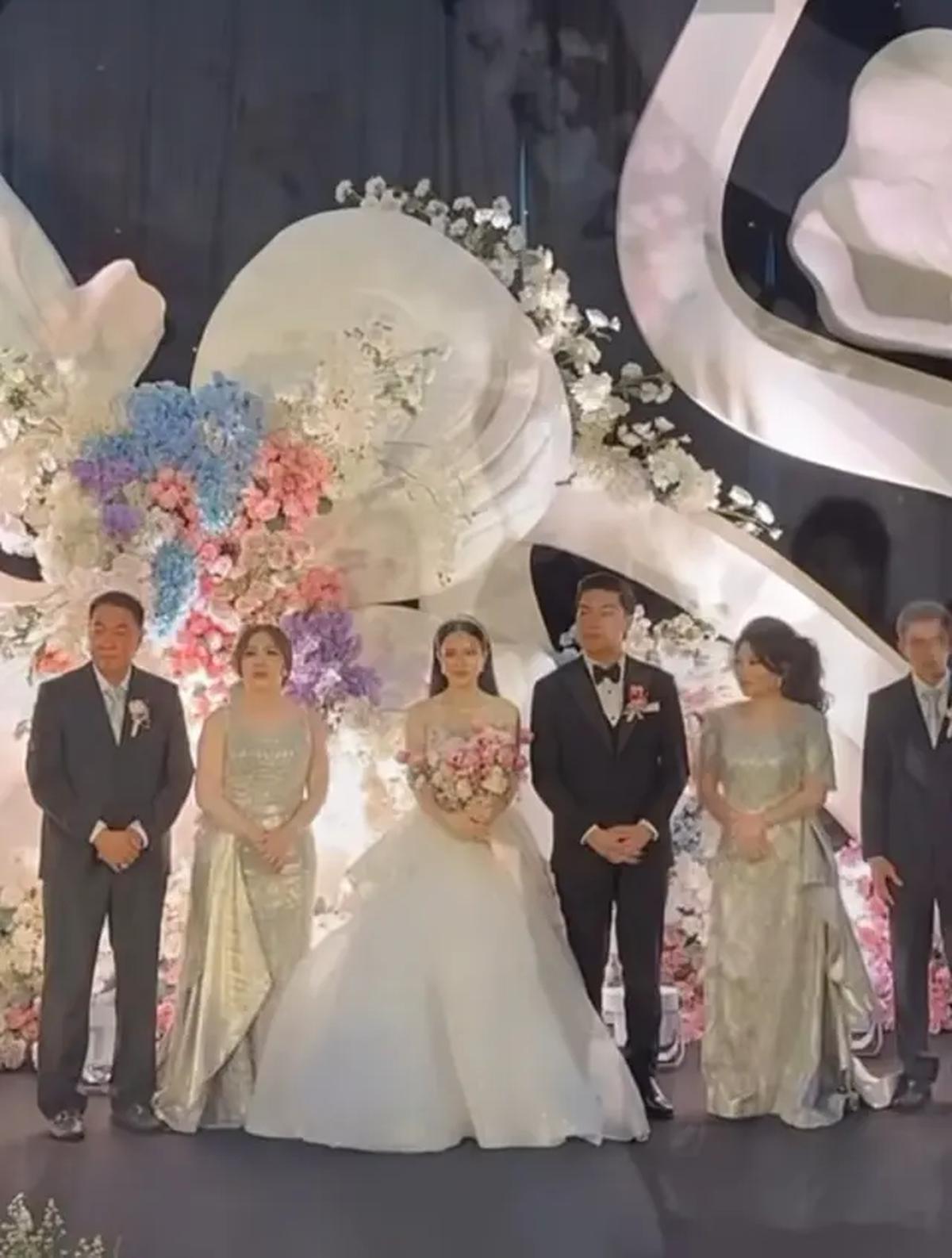 Gaun Putih Jessica Jane di Hari Pernikahannya Bersama Erwin Phan. [@flawlesspic]