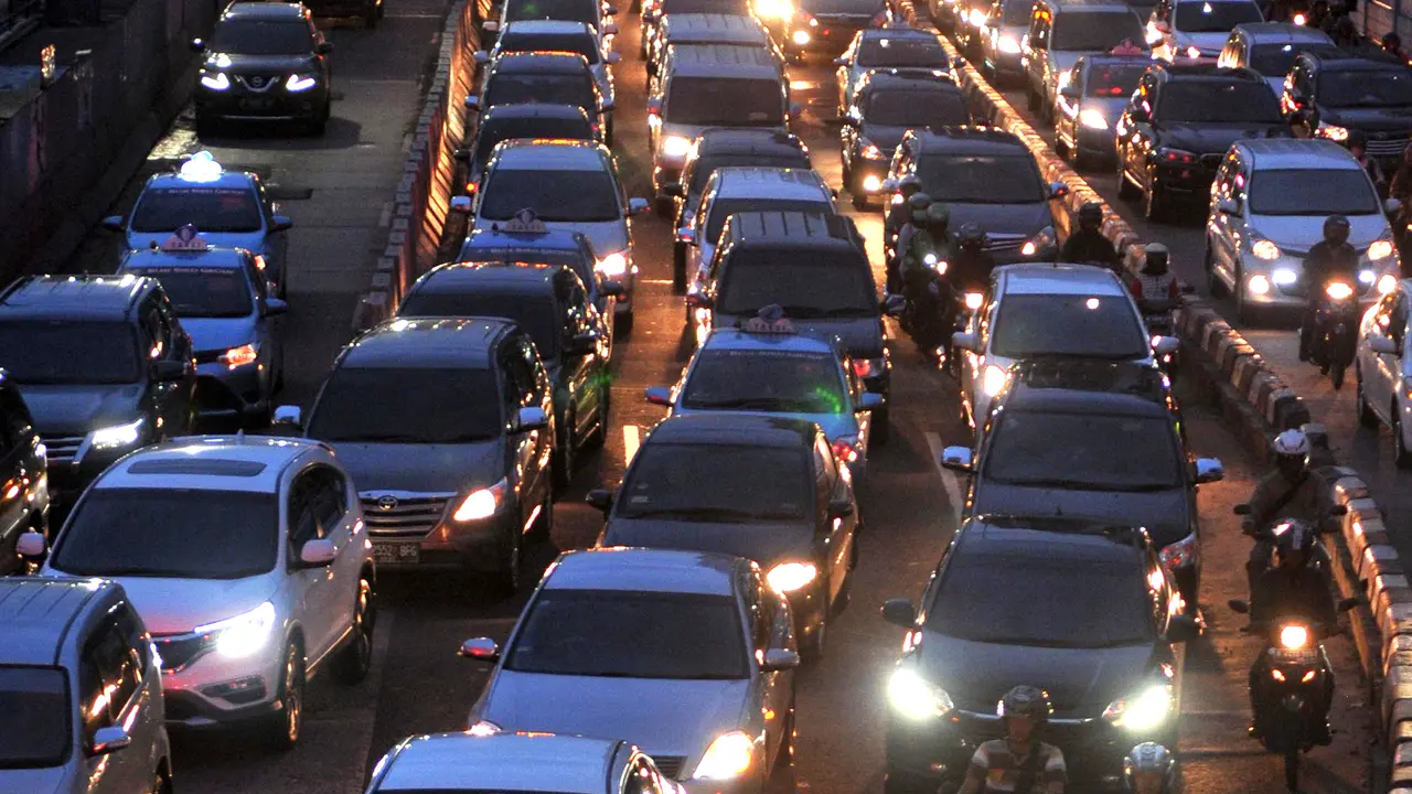 20160405- Hari Pertama Penghapusan 3 in 1 Jalan Sudirman Macet Parah-Jakarta- Johan Tallo