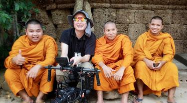 Warga Indonesia di Australia, Davi Soesilo (kedua dari kiri) menceritakan pengalamannya bekerja di perfilman Australia.(Koleksi pribadi)