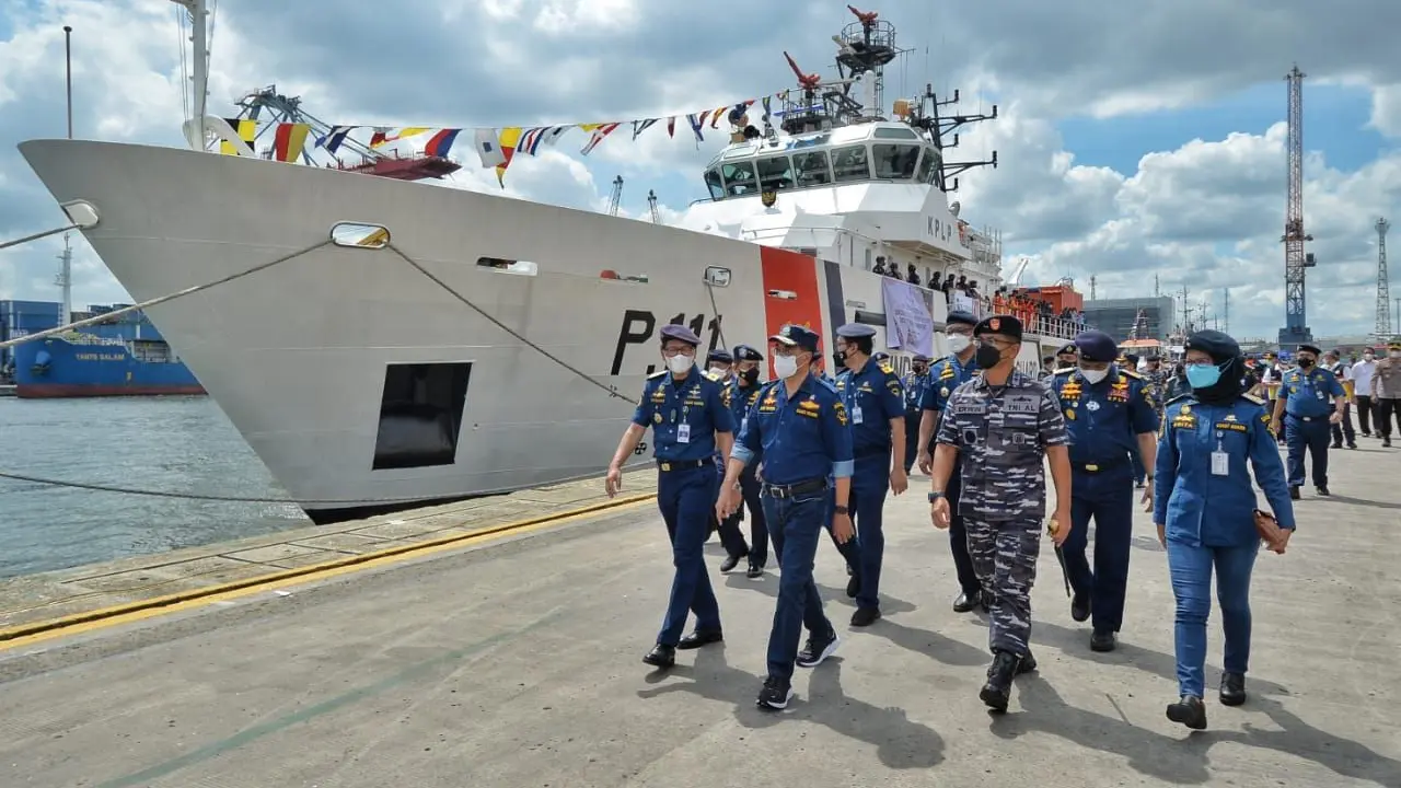 Menhub Budi Karya Sumadi saat memimpin Apel Siaga Kesiapan Angkutan Laut Natal 2021 dan Tahun Baru 2022, di Terminal Penumpang Nusantara Pelabuhan Tanjung Priok, Minggu (12/12/2021). (Dok Kemenhub)