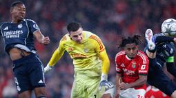Kiper Benfica, Anatoliy Trubin, mencetak gol ke gawang Real Madrid pada lanjutan Liga Champions 2025/2026 di Estadio da Luz, Kamis (29/1/2026). (AFP/FILIPE AMORIM)