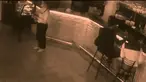 Manusia sudah semestinya menjaga sopan santun di manapun kita berada, karena jika kita tak memiliki sopan santun, mungkin inilah kejadian yang akan anda alami.