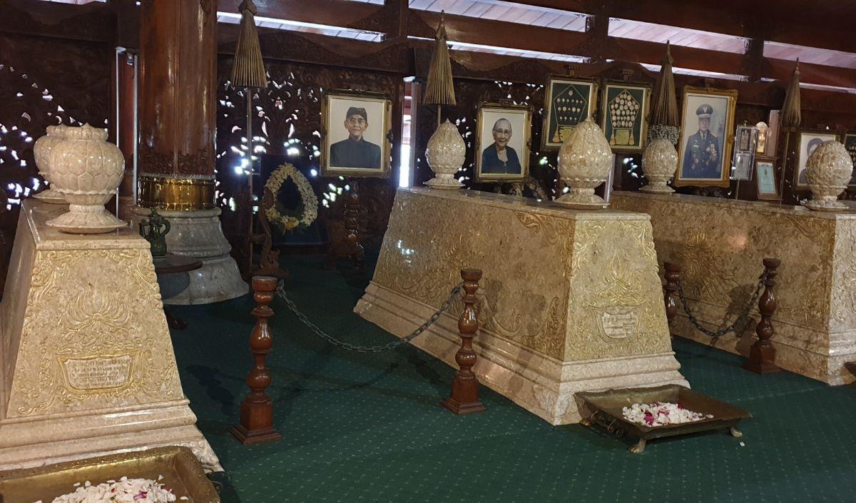 Salah satu di antaranya adalah Ketua Umum DPP Golkar Airlangga Hartarto. Menteri Koordinator Bidang Perekonomian Republik Indonesia datang menjelang pemilihan ketua umum.