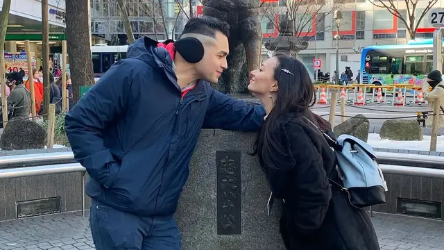 Potret Asmirandah dan Jonas Rivanno Ajak Anak Liburan ke Jepang. (instagram/asmirandah89)