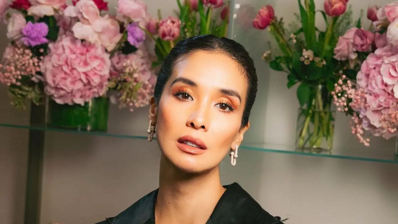 Riasan wajah flawless Marsha Timothy