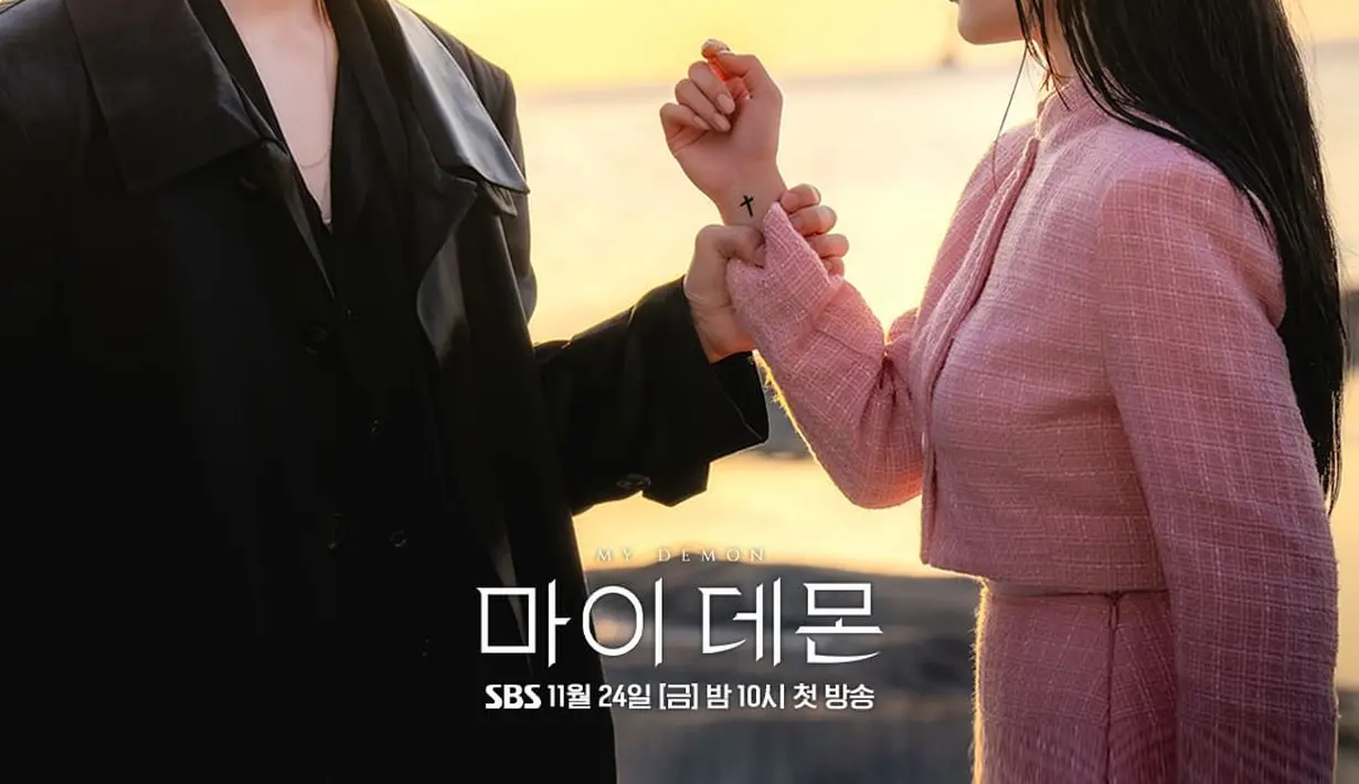 Mendekati penayangannya, SBS pun merilis foto-foto Song Kang dan Kim Yoo Jung yang mendebarkan. [Foto: Instagram/sbsdrama.official]
