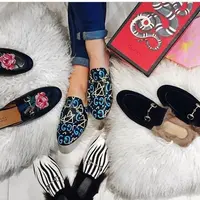 Mules shoes yang bikin penampilan jadi kece banget. (sumber foto: cynthiareccordshoes.tumblr.com/pinterest)