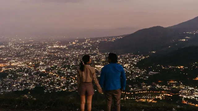 Potret Prewedding Joshua Suherman dan Clairine Clay di Malang, Tampil Mesra. (Sumber: Instagram/jojosuherman)