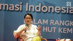 Menteri Luar Negeri RI Retno Marsudi memberikan paparan saat hadir menjadi pembicara dalam Talkshow Menlu RI di Kementerian Luar Negeri, Jakarta, Jumat (11/8). Talkshow tersebut bertemakan Diplomasi Indonesia dan tantangannya. (Liputan6.com/Faizal Fanani)