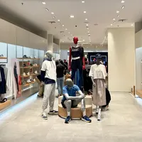 Menghadirkan inspirasi baru dalam berbelanja, New Balance mengusung konsep toko yang berbeda di Senayan City. (Foto dok : New Balance).