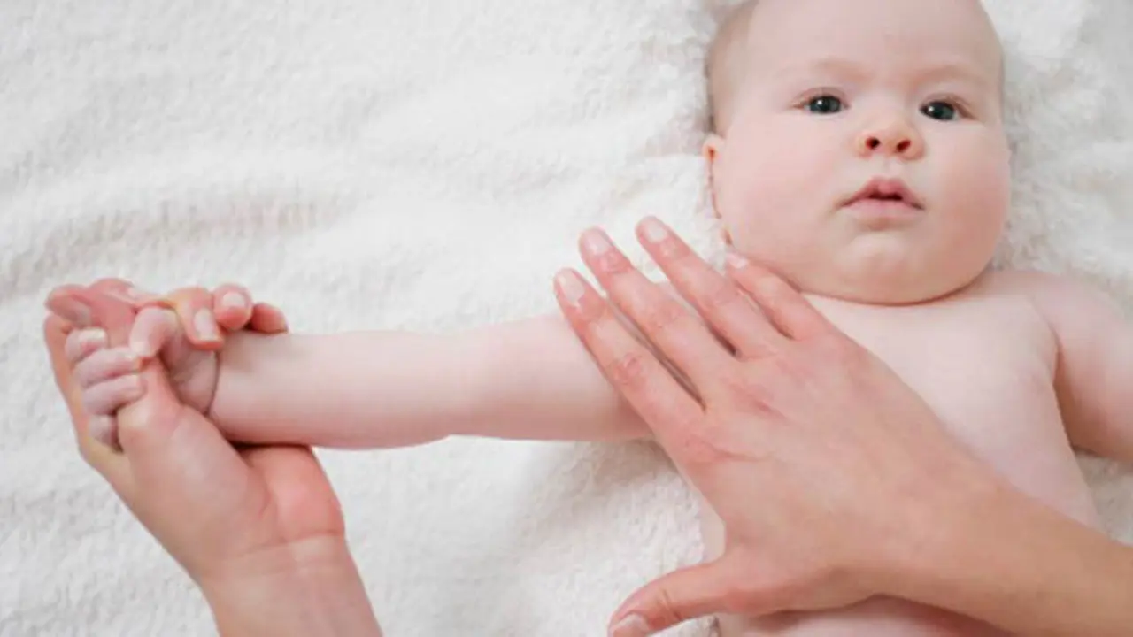 pijat-bayi-131125b.jpg